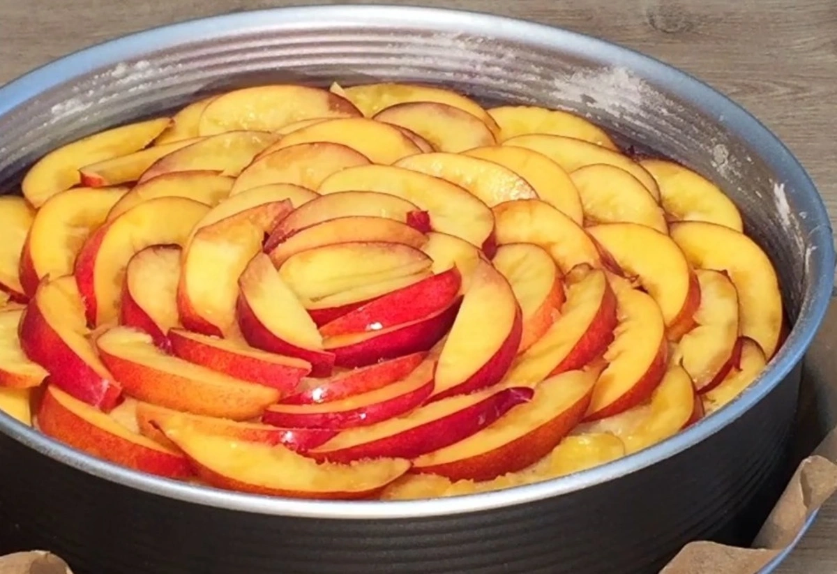 Tartă Fragedă cu Nectarine