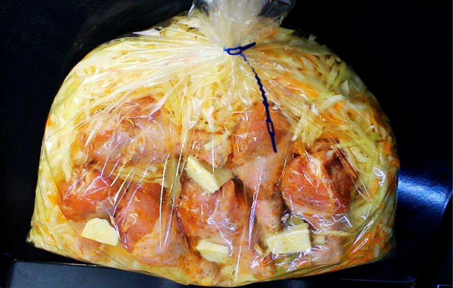 Pui la cuptor cu varză - Rețetă simplă și delicioasă
