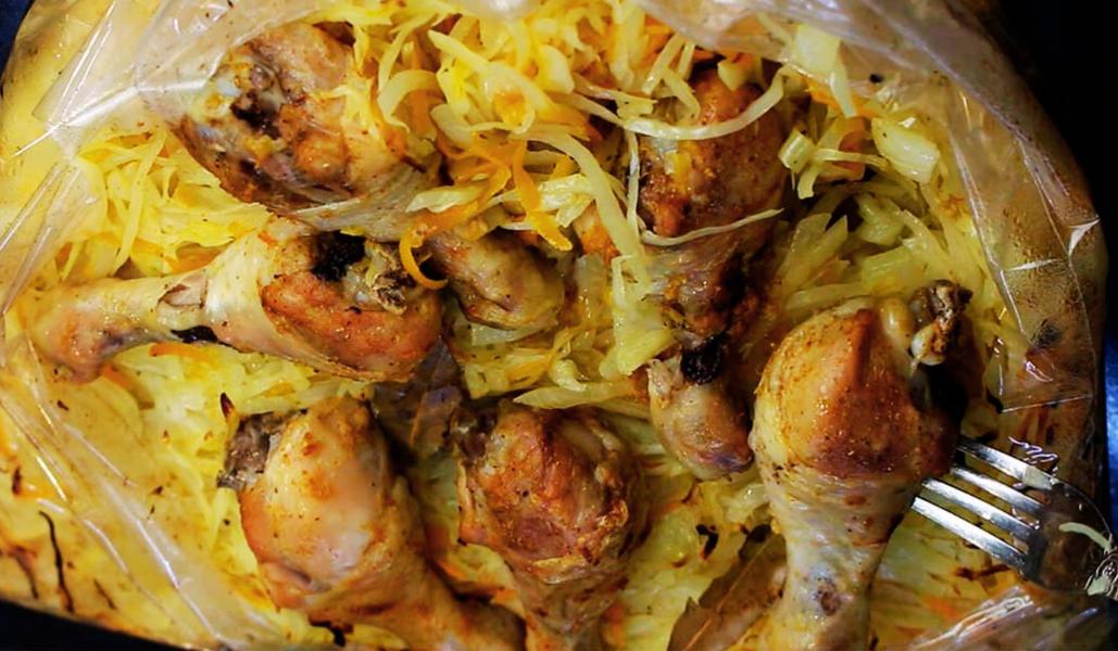 Pui la cuptor cu varză - Rețetă simplă și delicioasă