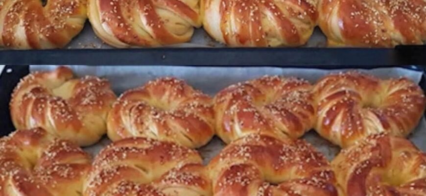 Covrigi turcești moi ca puful, care se topesc în gură