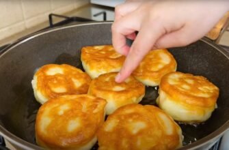 cele mai pufoase și aromate clătite cu mere