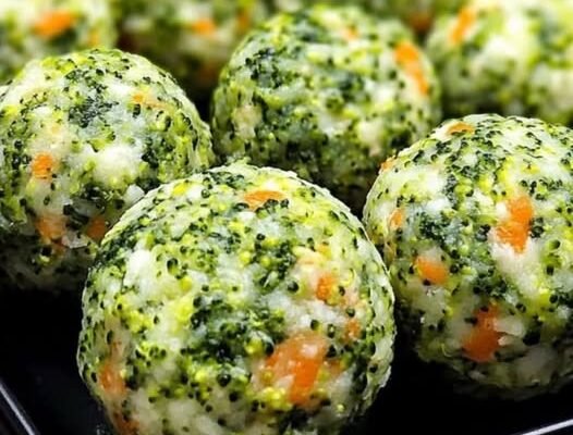 Aceste chiftele de broccoli sunt preferatele casei mele! Sunt simplu de făcut și ideale pentru o cină agitată în seara săptămânii. N-o să-ți vină să crezi cât de gustoase și hrănitoare sunt - încearcă-le astăzi!