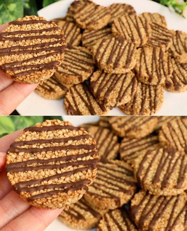 Biscuiți crocanți cu banane și susan Biscuiți crocanți cu banane și susan