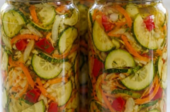 Salata de dovlecei, morcovi și ardei este o garnitură colorată care se potrivește de minune pentru cinele și grătarele de zi cu zi.