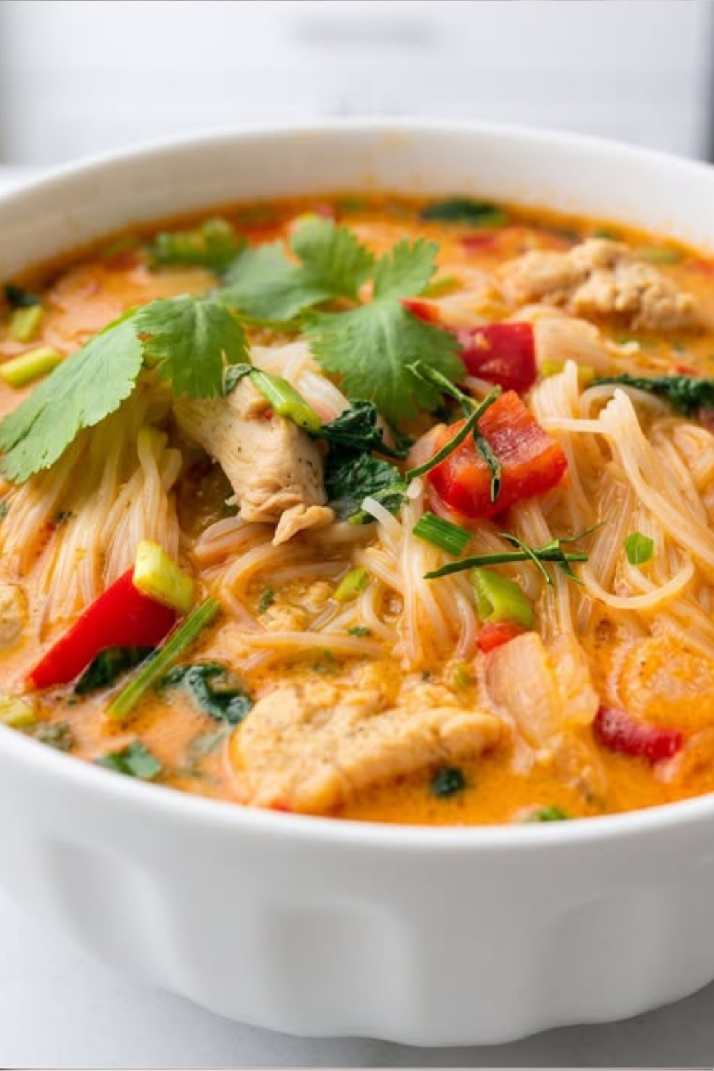 Supa tailandeză este o propunere excelentă pentru iubitorii de preparate aromate și expresive.